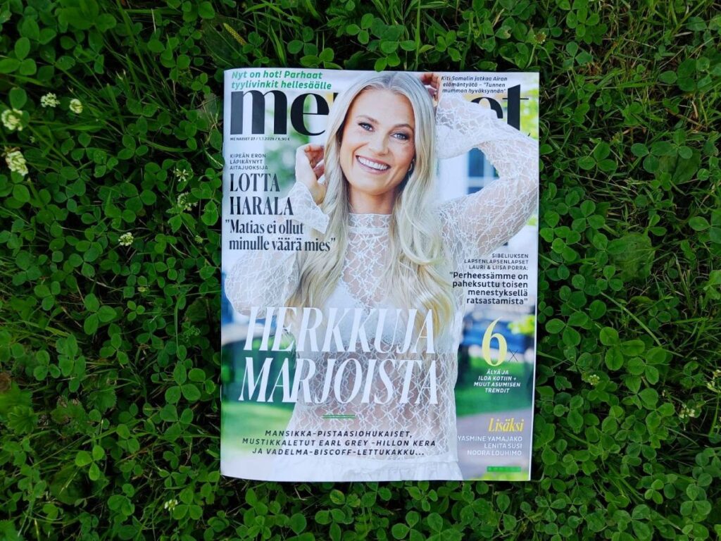 Me Naiset -lehti, jossa Sanna-Mari Julkunen kertoo moniriippuvuudestaan.